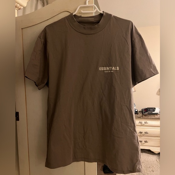 Essentials tshirt - Picture 1 of 5